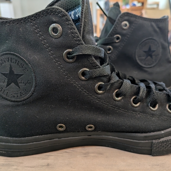 Men's black high top Chuck Taylors - Picture 5 of 6